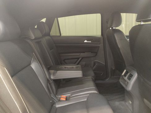 Used 2020 Volkswagen Atlas Cross Sport SE AWD/4WD image 19