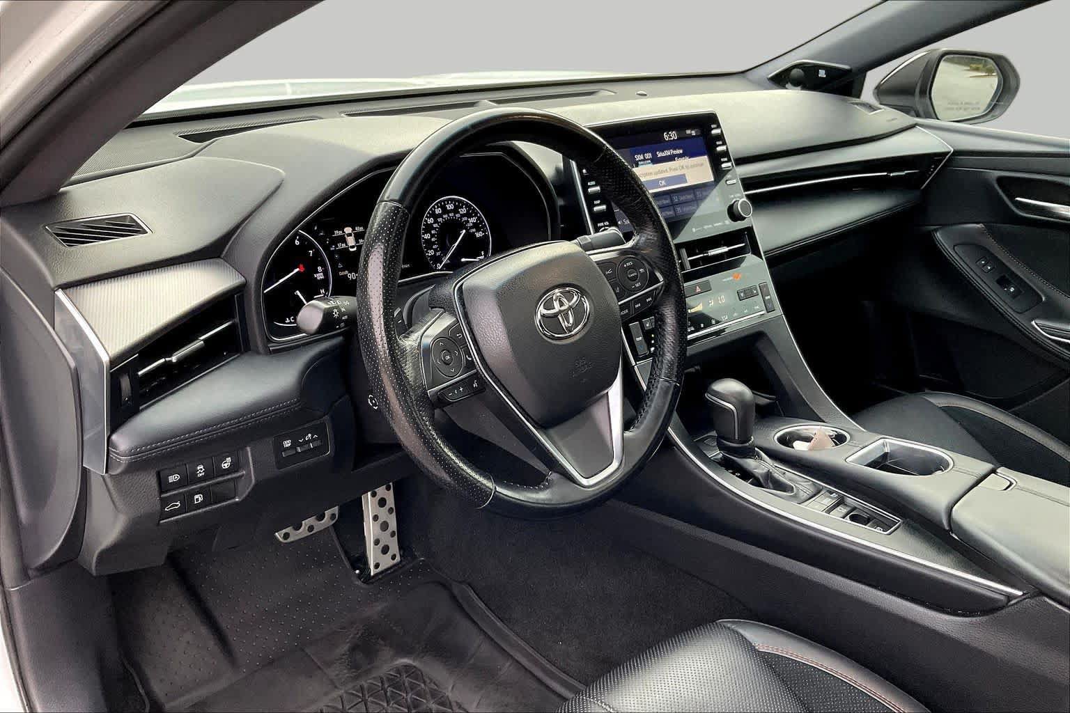 Used 2019 Toyota Avalon Touring FWD image 18