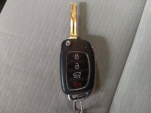 Used 2020 Hyundai Tucson SE image 32