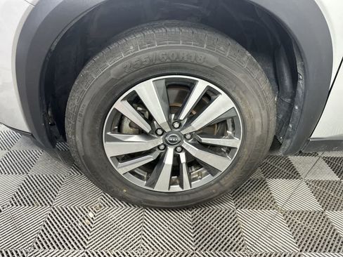 Used 2025 Nissan Pathfinder SL FWD image 19