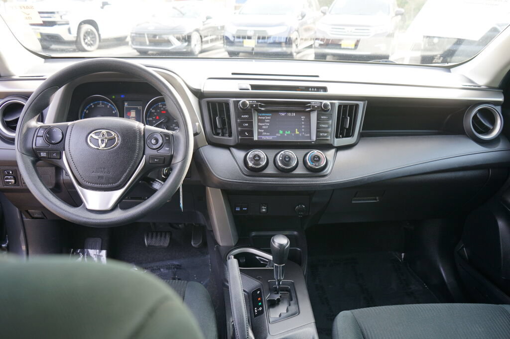 Used 2018 Toyota RAV4 LE w/ All Weather Liner Package FWD image 18