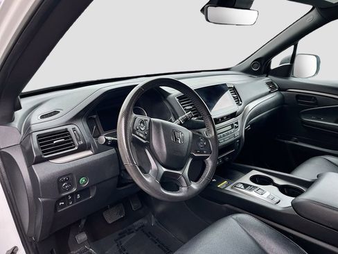 Used 2025 Honda Passport EX-L image 9