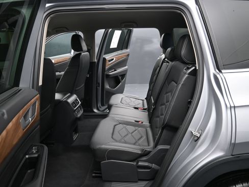 Used 2026 Volkswagen Atlas SE FWD image 13