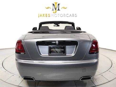 Used 2019 Rolls-Royce Dawn RWD image 10