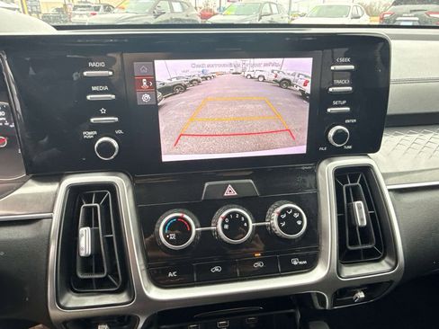 Used 2023 Kia Sorento LX image 26