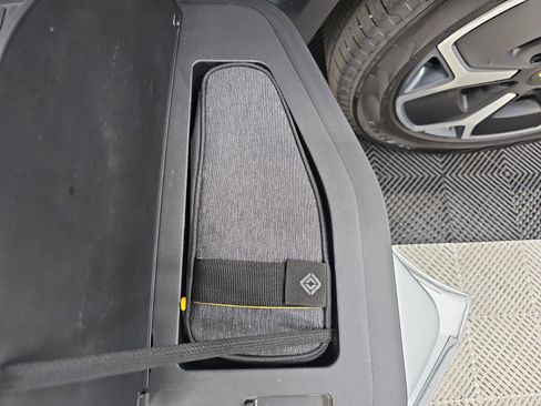 Used 2023 Rivian R1T Adventure image 32