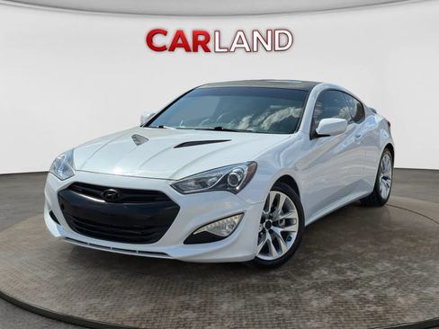 Used 2014 Hyundai Genesis 2.0T RWD image 1
