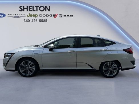 Used 2018 Honda Clarity Touring image 2