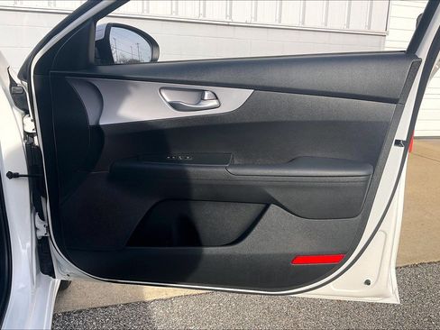 Used 2024 Kia Forte LXS image 28