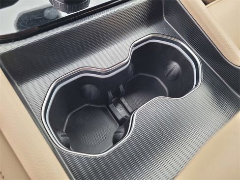 Used 2024 Jeep Grand Cherokee Limited image 24