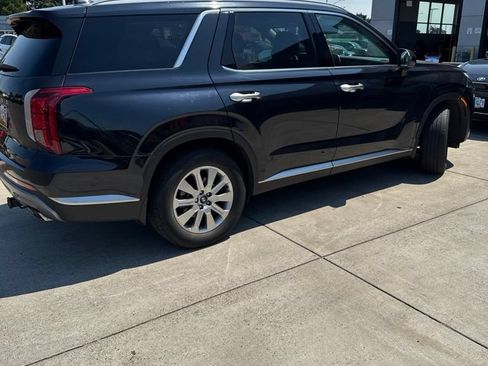 Used 2023 Hyundai Palisade SEL FWD image 6