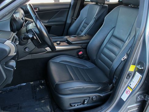 Used 2018 Lexus IS 300 F Sport RWD image 16