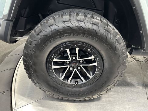 Used 2024 Jeep Wrangler Rubicon AWD/4WD image 11