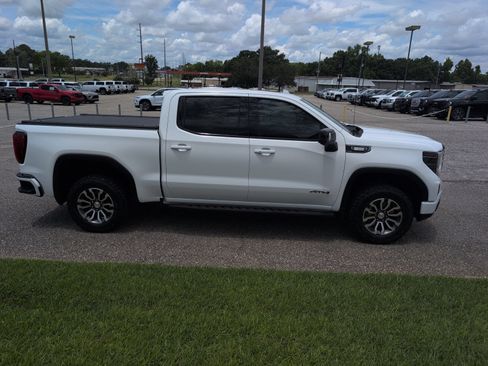 Used 2023 GMC Sierra 1500 AT4 w/ AT4 Premium Package AWD/4WD image 8