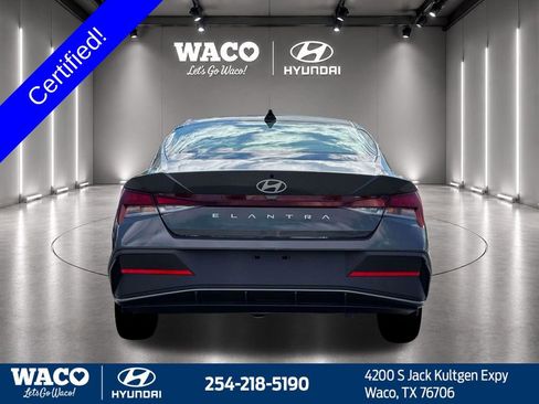 Used 2026 Hyundai Elantra SE FWD image 8