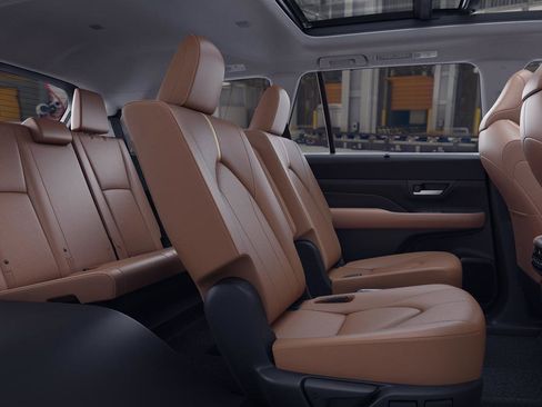 New 2026 Toyota Grand Highlander Platinum image 2