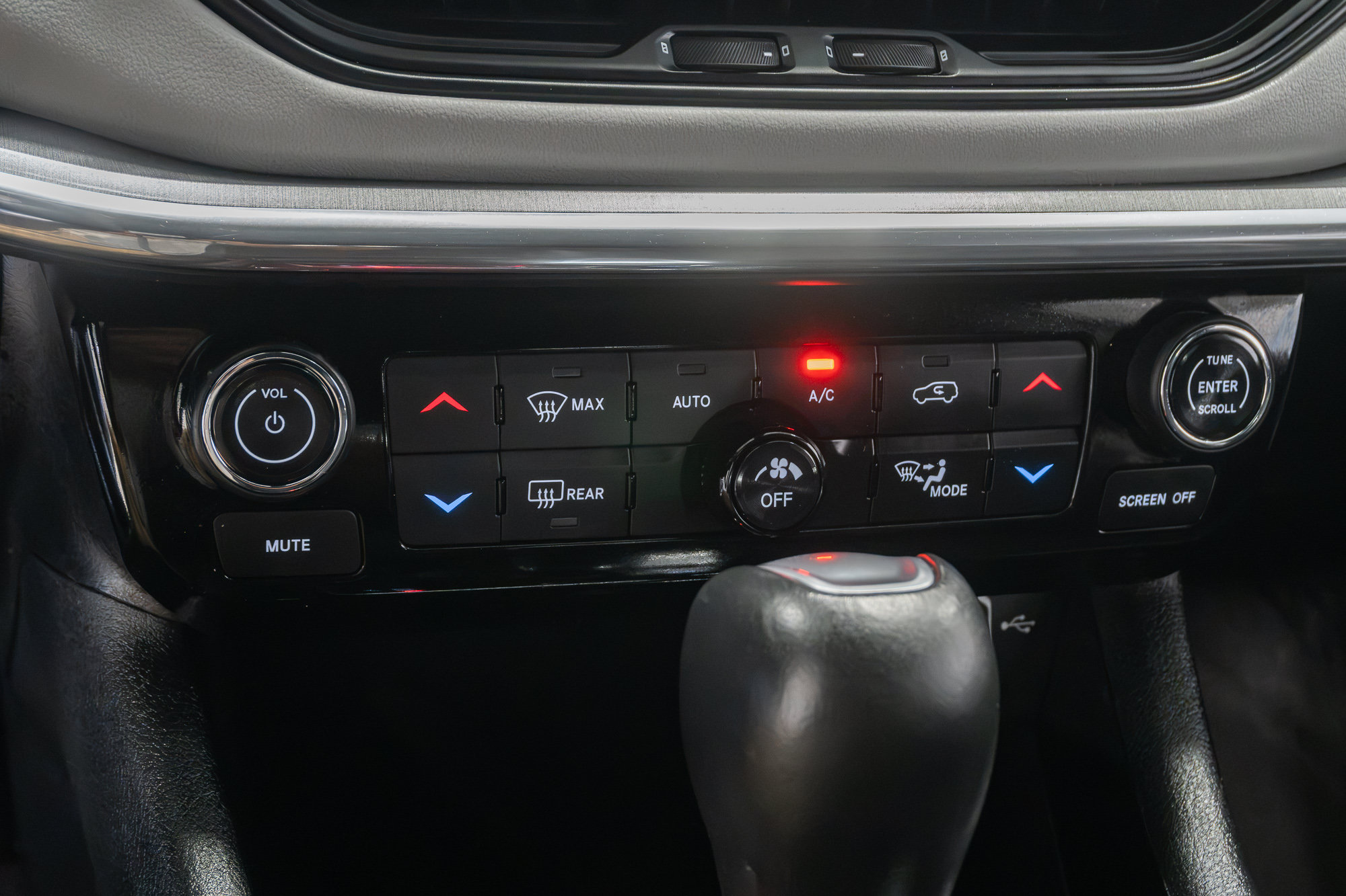 Certified 2023 Jeep Compass Limited AWD/4WD image 19