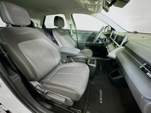 Used 2024 Hyundai Ioniq 5 SEL image 31