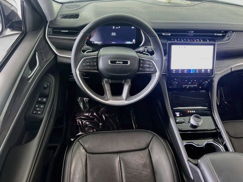 Used 2023 Jeep Grand Cherokee L Limited w/ Luxury Tech Group II AWD/4WD image 22