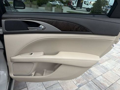 Used 2019 Lincoln MKZ Reserve FWD image 21