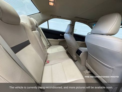 Used 2013 Toyota Camry XLE w/ Leather Pkg FWD image 11
