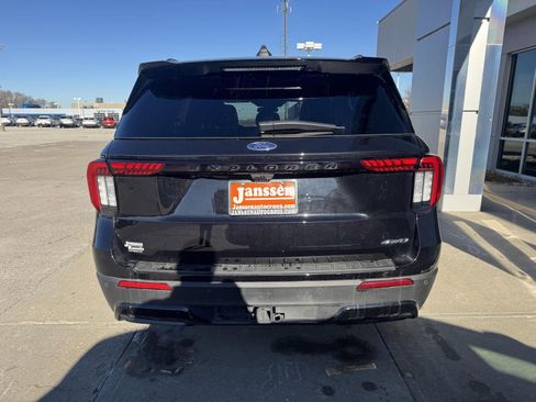 Used 2025 Ford Explorer ST-Line w/ ST-Line Street Pack image 6