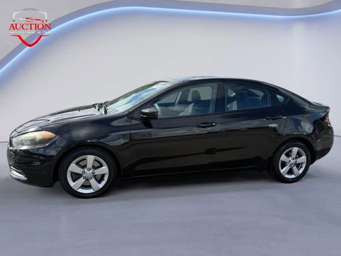 Used 2015 Dodge Dart SXT image 2