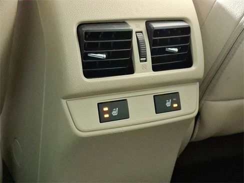 Used 2016 Subaru Outback 2.5i Limited image 14