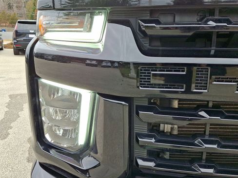 Certified 2022 Chevrolet Silverado 2500 LT w/ Midnight Edition image 28