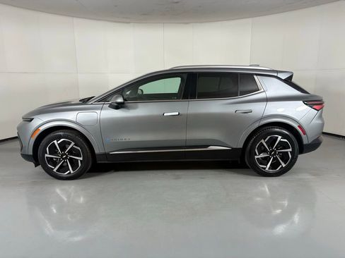 Used 2025 Chevrolet Equinox EV LT w/ Convenience Package image 6