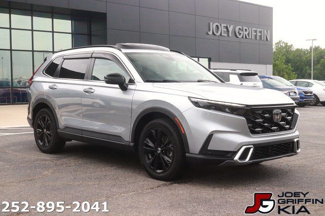 Used 2024 Honda CR-V Sport Touring image 3