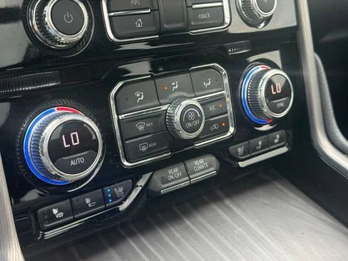 Used 2022 GMC Yukon Denali w/ Max Trailering Package AWD/4WD image 10