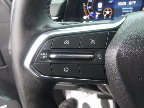 Used 2025 Chevrolet Suburban High Country image 16