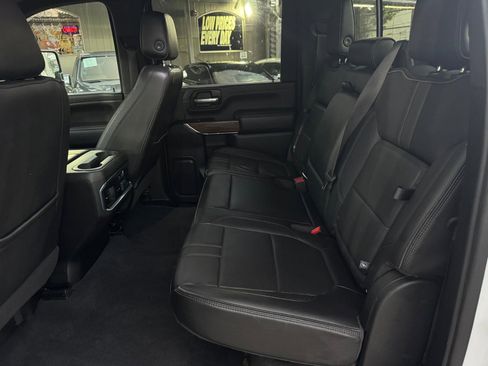 Used 2020 Chevrolet Silverado 2500 High Country w/ Technology Package image 15