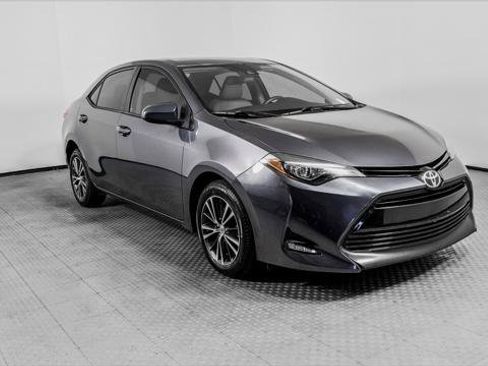 Used 2017 Toyota Corolla LE w/ LE Premium Package w/Moonroof FWD image 11