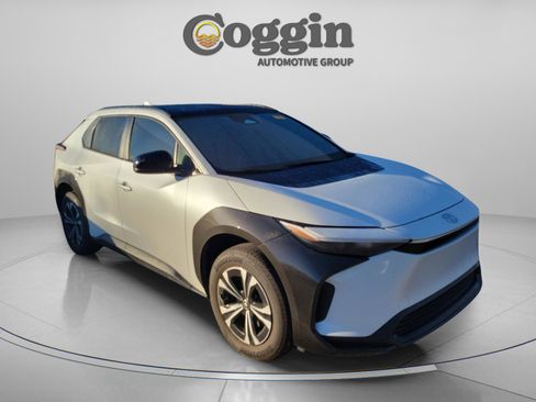 Used 2024 Toyota bZ4X XLE image 7