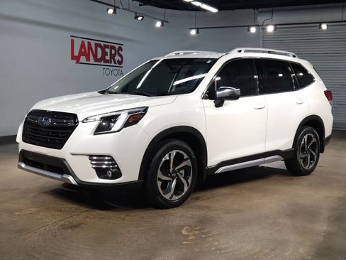 Used 2023 Subaru Forester Touring w/ Popular Package #2 AWD/4WD image 3