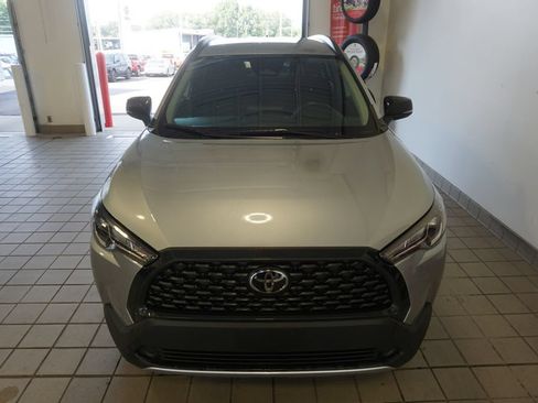 Certified 2025 Toyota Corolla Cross LE FWD image 11