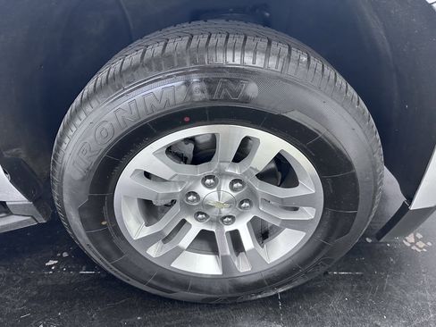 Used 2019 Chevrolet Tahoe LT image 19