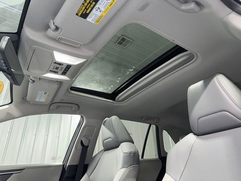 Used 2025 Toyota RAV4 Limited w/ Advanced Technology Package image 23