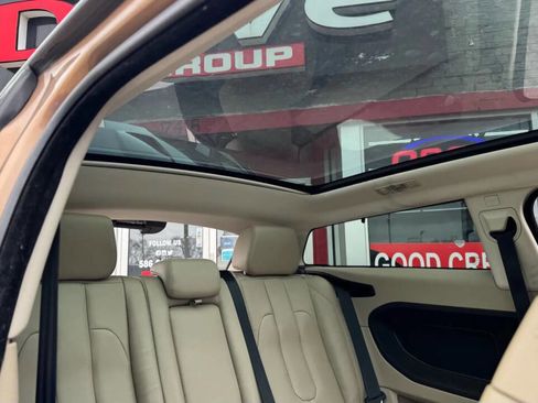 Used 2015 Land Rover Range Rover Evoque Pure Premium image 18