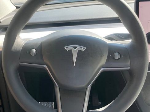 Used 2024 Tesla Model Y Long Range RWD image 21