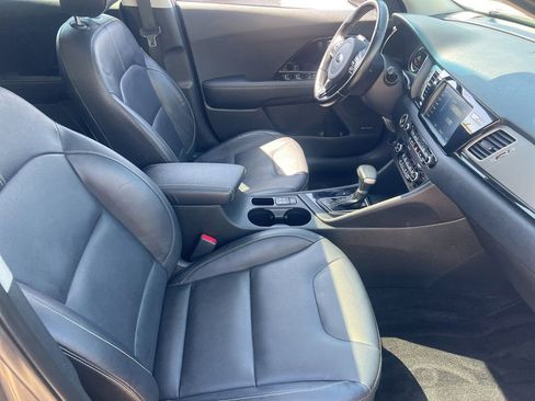 Used 2018 Kia Niro EX w/ EX Premium Package image 20