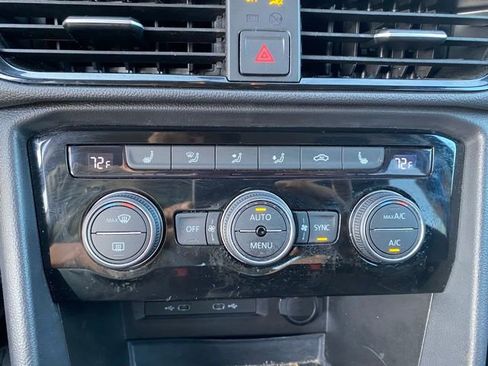 Used 2024 Volkswagen Taos SE image 22