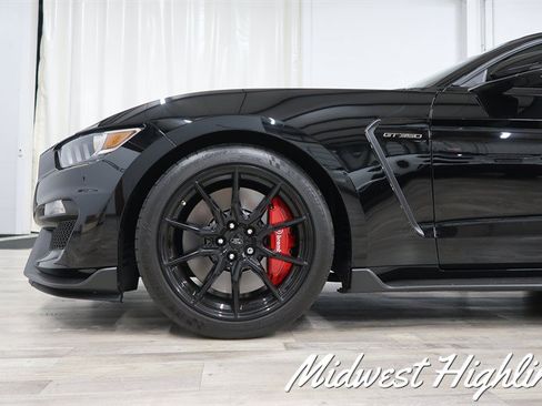 Used 2019 Ford Mustang Shelby GT350 w/ Technology Package RWD image 15
