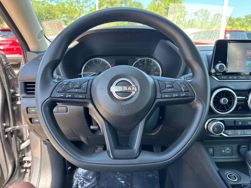 Used 2024 Nissan Sentra S FWD image 26