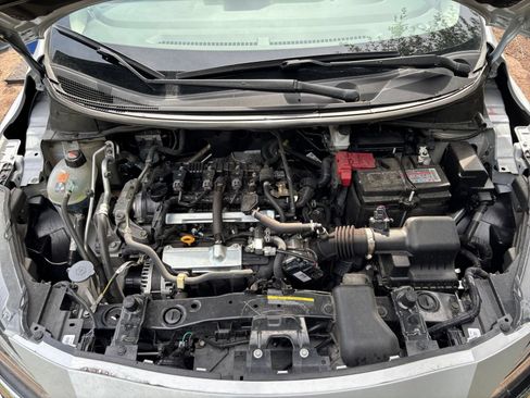 Used 2025 Nissan Versa SV FWD image 25