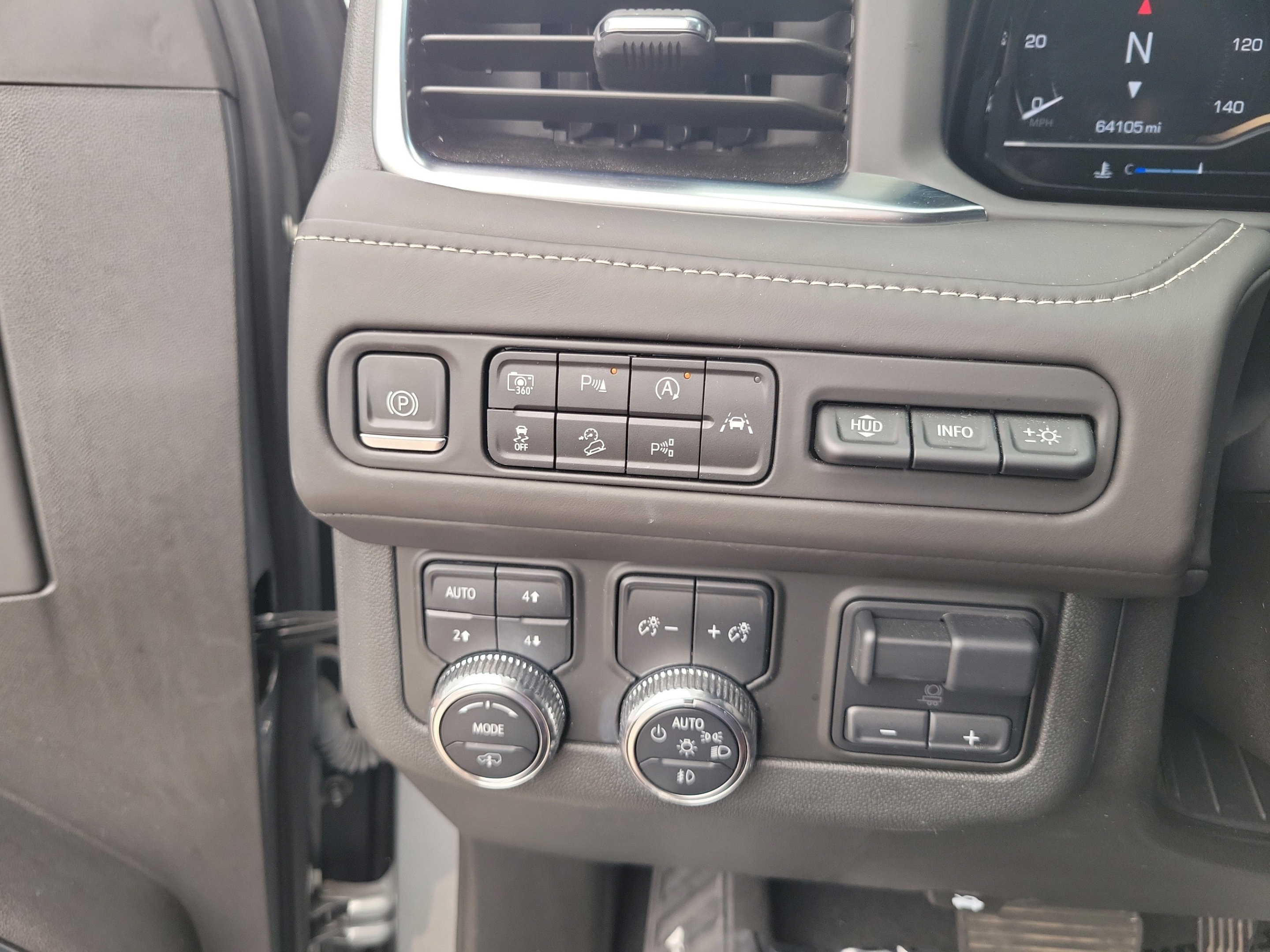 Used 2024 GMC Yukon Denali Ultimate AWD/4WD image 17