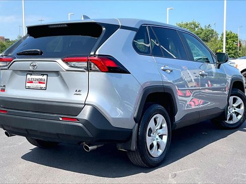 Used 2023 Toyota RAV4 LE AWD/4WD image 12