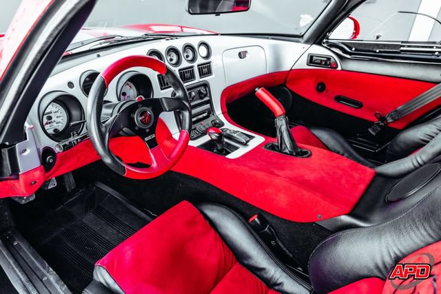 Used 1994 Dodge Viper RT/10 RWD image 2
